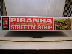 PIRANHA STREET N STRIP DRAG TEAM KIT AMT 1:25 SCALE PLASTIC MODEL CAR KIT