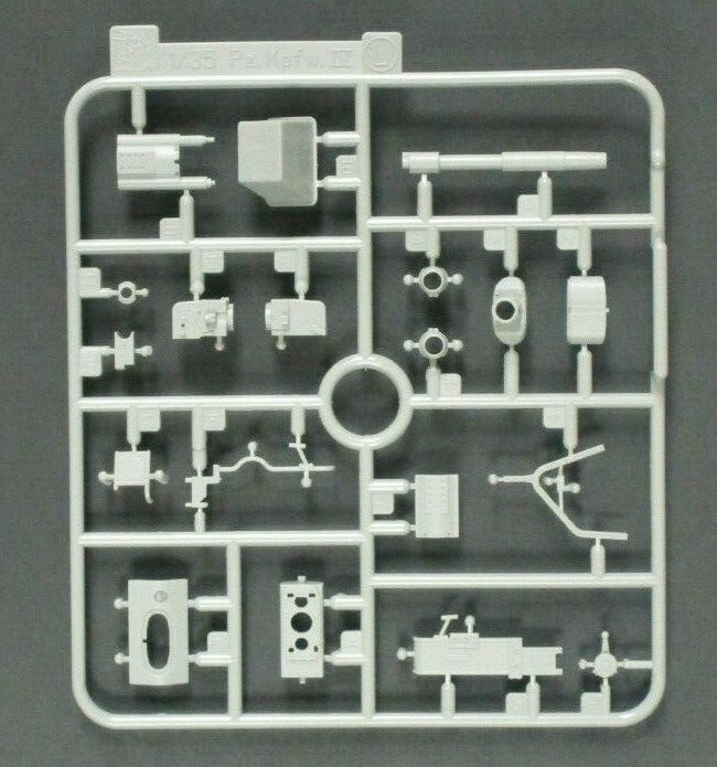 Dragon 1/35th Scale Pz Kpfw III Ausf. N Parts Tree L from Kit No. 6474