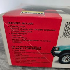 Lindberg Toyota 4×4 Pickup Truck 1/20 Scale Plastic Model Kit 72506 – Open box