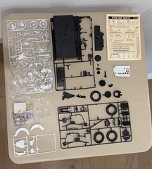 Revell Police Motorcycle Lights & Sound Plastic Unassembled Model Kit 1/8
