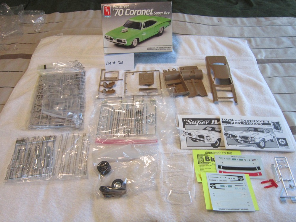 AMT PRO STREET 70 CORNEET SUPER BEE JUNKYARD MODEL KIT LOT #506