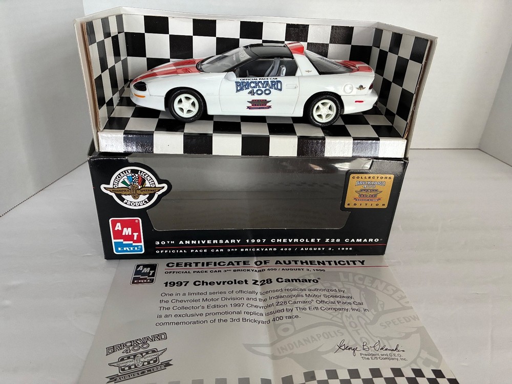 AMT 1997 Camaro Z28 Brickyard Pace Car • Promo Model • 1:25 Scale