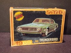 AMT 1969 Ford Thunderbird HT 1/25 Scale Model Kit – Nice Unbuilt Kit, Fair Box
