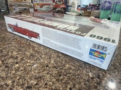 TRUMPETER 1960 PONTIAC BONNEVILLE CONVERT FACTORY SEALED KIT!! CIRCA 2003! VMCP!