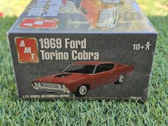 AMT 1969 Ford Torino Cobra Kit # 38145 New Factory Sealed 1:25 Scale Skill 2