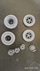M/T Model Kit Wheels, Tires & Brake Rotors Set, Unpainted Gray 3d printed resin