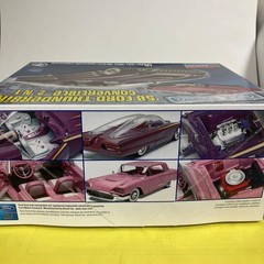 Monogram 1/24 1958 Ford T Bird Convertible 2in1 Kit Model Kit Includes