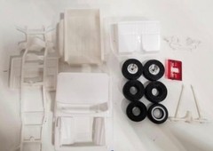 AMT 1:25 scale 1972 GMC Jimmy plastic model kit (N06261085)