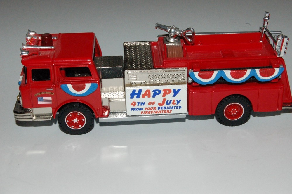 CORGI Firetruck MACK CF Pumper “4th of July” parade decoration