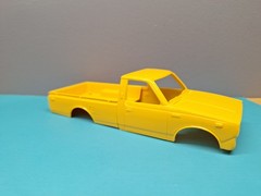 Revell AMT Ertl Monogram MPC 1/32 Model Part Snap Tite Toyota Pickup Yellow Body