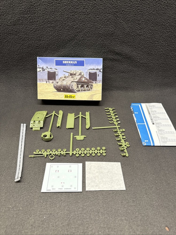 Heller 79883 Sherman M4 WWII Allied Forces Tan 1:72 Scale Model Kit New Military