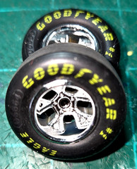 SET OF 2 PAD PRINTED YELLOW SLICKS CHROME HALIBRAND WHEELS DRAGSTER