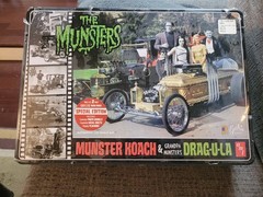 AMT #619 Special Edition Munsters Koach, Drag-u-la Models w/Collectable Tin!