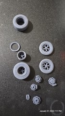 M/T Model Kit Wheels, Tires & Brake Rotors Set, Unpainted Gray 3d printed resin