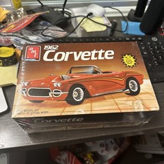 AMT 1962 Corvette 3 in 1 Kit # 6521 Factory Sealed 1:25