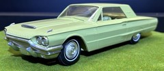 1964 Ford Thunderbird Dealer Promo 1:25 T-bird Florentine Green Hardtop Vintage