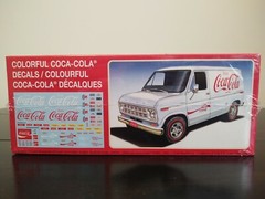1977 Ford Coca-Cola Van Model Kit With Vending Machine Model # AMT1173M/12 1:25