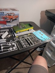 REVELL GMC PICKUP TRUCK CUSTOM TWO TONE PAINT JOB NEEDS TO BE FINISHED 85-7222