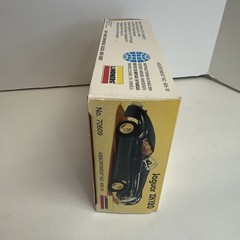 Lindberg 605-10 1/32 Scale JAGUAR XK120 Roadster Plastic Model Kit