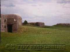 RETIRED Build-a-Rama 1:32 Deluxe WWII “Normandy Bunker – 6” Color Back Drop