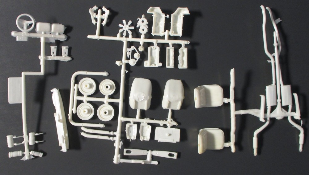 MPC 1/25th Scale 1967 Pontiac GTO – Parts Lot 2 from Kit No. MPC710L/12