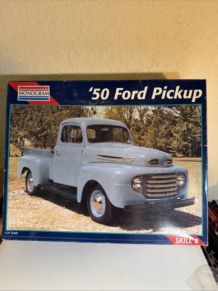 Monogram 2457 1950 Ford F1 pickup truck 1/25 Model Car McM Niob. partly Open