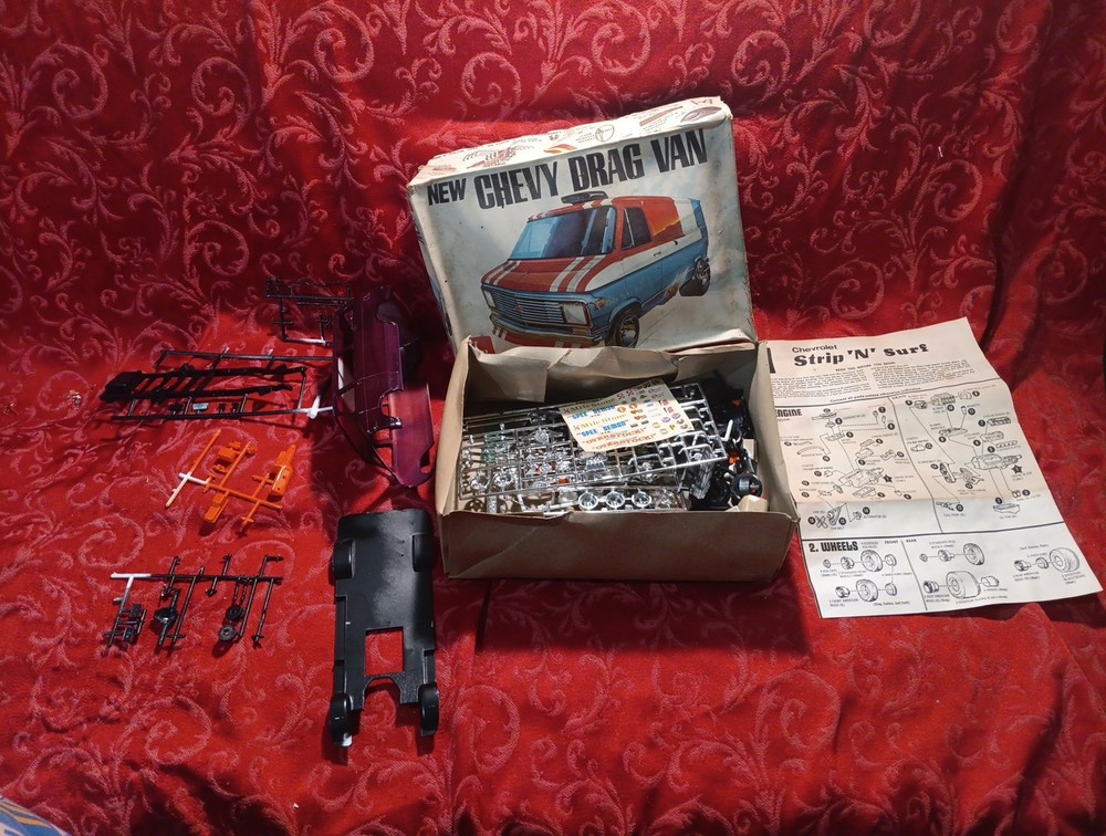 M20b started VeRy RaRe 1/25 AMT T518 1973 strip n surf in drag van box T547