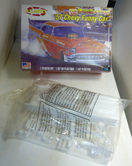 Atlantis H7172 Tom “Mongoose” McEwen 1957 Chevy Funny Car 1:24 *MISSING PIECES