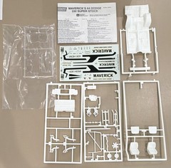 PIECES decals, glass, misc – Lindberg 1964 Dodge 330 Super Stock 1:25 Kit 72174