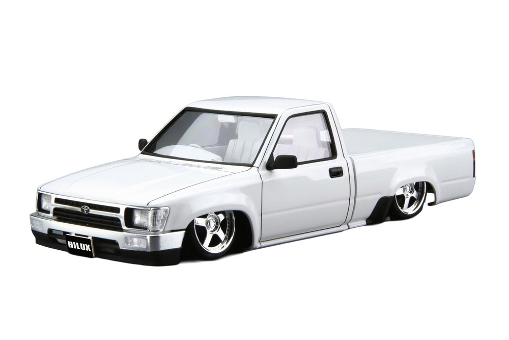 AOSHIMA The Tuned Car RN80 Hilux Custom ’95 Toyota 1/24 scale plastic model