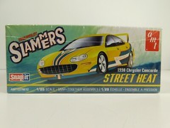 Model Kit 1998 Chrysler Concorde Tuner “Street Heat” AMT Snapfast Slammers 1:25