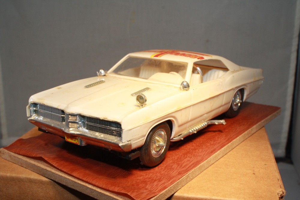1969 Ford Galaxie 500 XL 1/32 Scale Model Car Palmer Plastics Made in USA