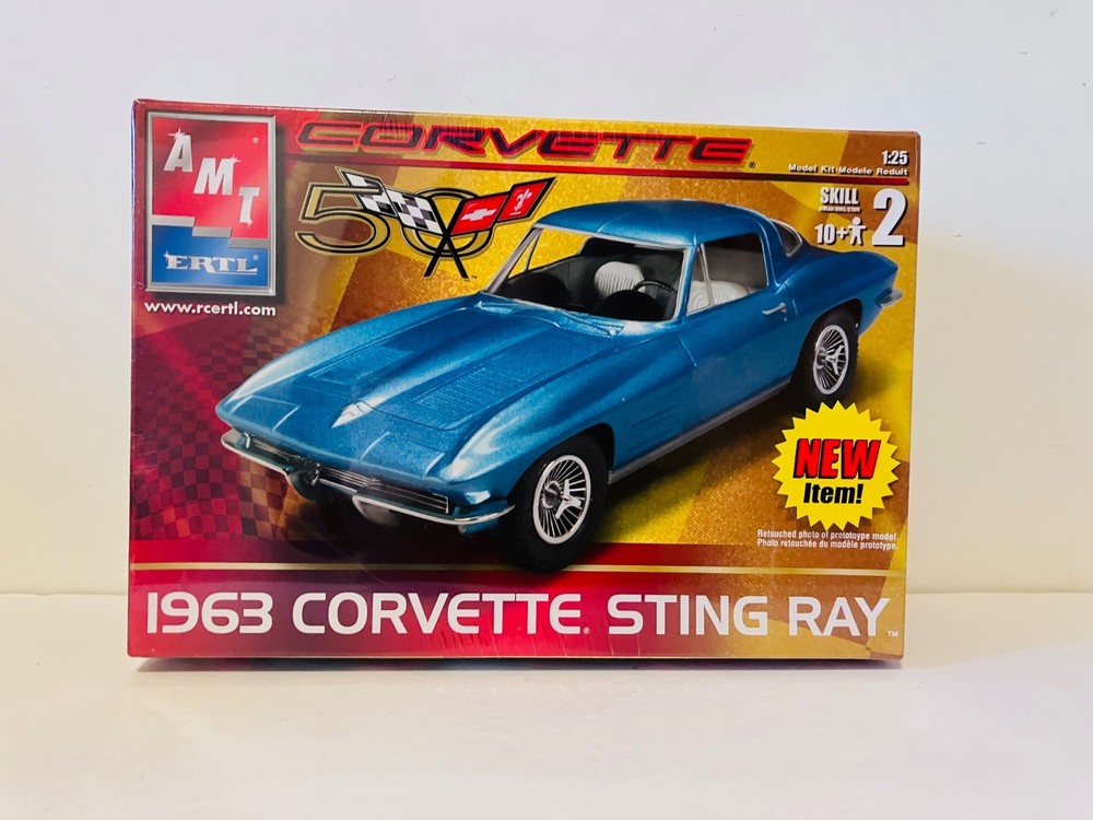 Sealed AMT 1963 CORVETTE STINGRAY 50 years 1:25 scale Model Kit #31812