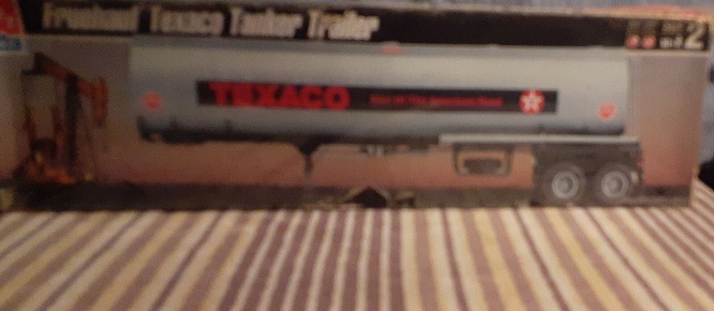 00 AMT/ERTL 1/25 Scale FRUEHAUF TEXACO TANKER TRAILER #30063 REBOX RELEASE BOXED