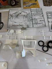 MONOGRAM UNCERTAIN “T” ORIGINAL KIT! MINT!! CIRCA 1966!! VMCP!