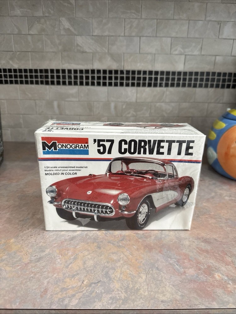 MONOGRAM 1957 CORVETTE 1/24 SCALE MODEL KIT FACTORY SEALED BC3