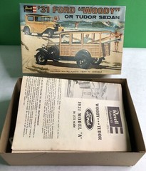 REVELL Model Kit 31 FORD WOODY Or TUDOR SEDAN 1/24 H-1275-200 Beach Boys Vibe