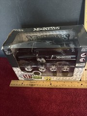 M2 Machines Mooneyes 1957 Chevrolet 150 Die-Cast Model 1:24 Scale