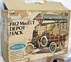 Very Old HUBLEY 1/20 Scale 1912 MODEL T DEPOT HACK Unassembled Model Kit