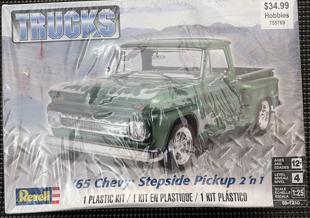 Revell 1:25 1965 Chevy Stepside Pickup 2’n1 Plastic Model Kit #85-7210 NEW