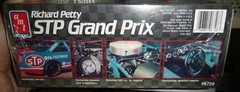 AMT 6728 RICHARD PETTY PONTIAC GRAND PRIX STP #43 McM NASCAR 1/25 FS