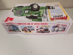 Vintage Original AMT 1/25 Scale Mack R685ST Semi Tractor Model Kit Model