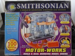 Smithsonian Motor-Works – 4 Cylinder Working Car Engine Model Kit # 90805 NEW