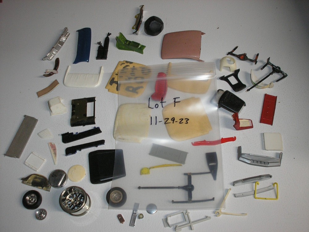 NICE 1/25 or 1/24 ? Lot F of Car & Truck PARTS for parts or restore Free SHIP
