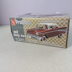 AMT Pro Shop 1957 Chevy Bel Air Hard Top 1/25 Model Pearl Metallic 31978 NEW