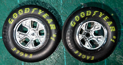 SET OF 2 PAD PRINTED YELLOW SLICKS CHROME HALIBRAND WHEELS DRAGSTER