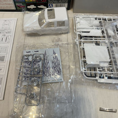 Aoshima 1/24 Toyota Hilux Double Cab Lowrider Wire Wheel Custom Model Kit