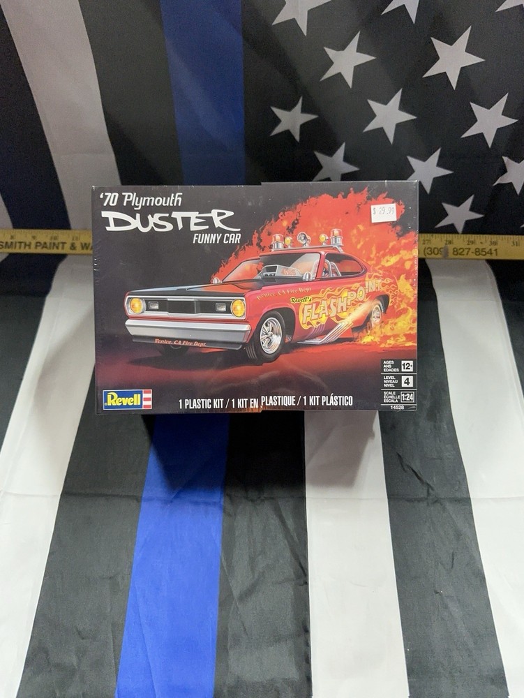 REVELL 14528 ’70 PLYMOUT DUSTER FUNNY CAR 1/25 SCALE MODEL