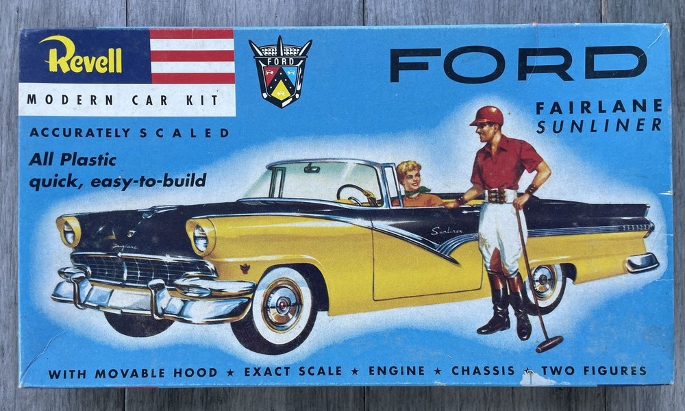 FORD FAIRLANE SUNLINER Revell Model Car Kit 1242 1/32 Partially Painted/Built