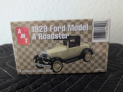 AMT 38073 Classic 1929 Ford Model A Roadster 1:25 Scale Model Kit New Sealed NIB
